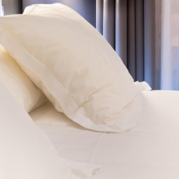 Drap plat avec liseré prélavé - conciergerie locative de France